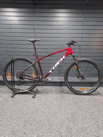 Testovaný bicykel Trek Marlin 7 Gen 3 Fury Red B-KH-5
