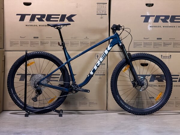 Testovaný bicykel Trek Roscoe 7 Dark Aquatic