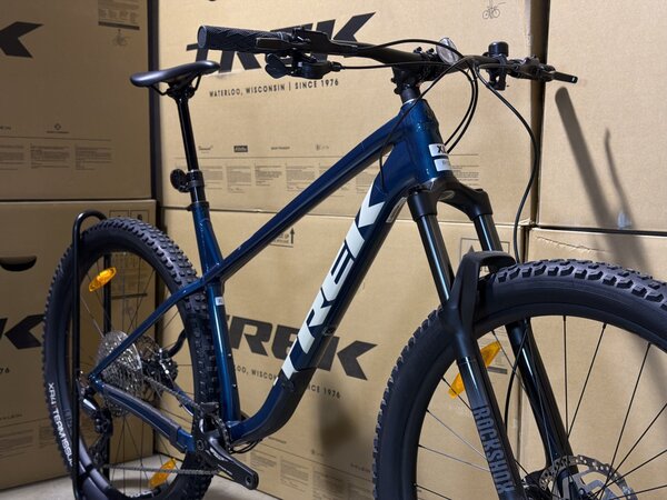 Testovaný bicykel Trek Roscoe 7 Dark Aquatic
