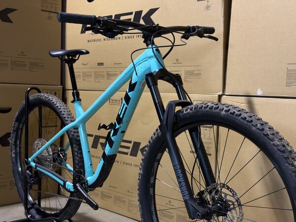 Testovaný bicykel Trek Roscoe 7 Miami Green/Trek Black