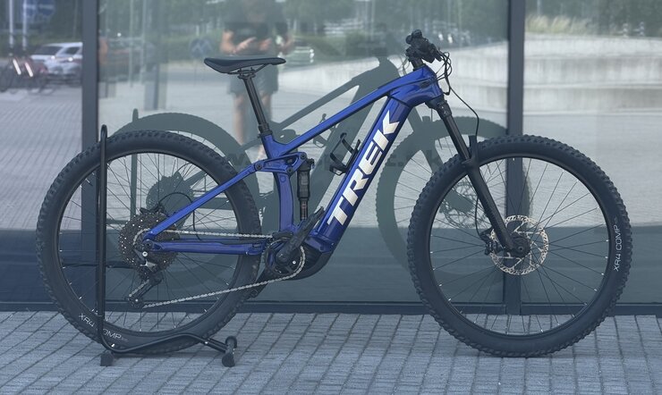 Testovaný elektrobicykel Trek Rail+ 9.5 Gen 4 Hex Blue 2023 R026