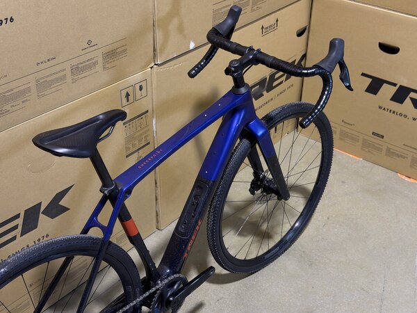 Testovaný bicykel  Trek Checkpoint SL 6 AXS Gen 3 Matte Hex Blue/Marianas Blue 2025 T1