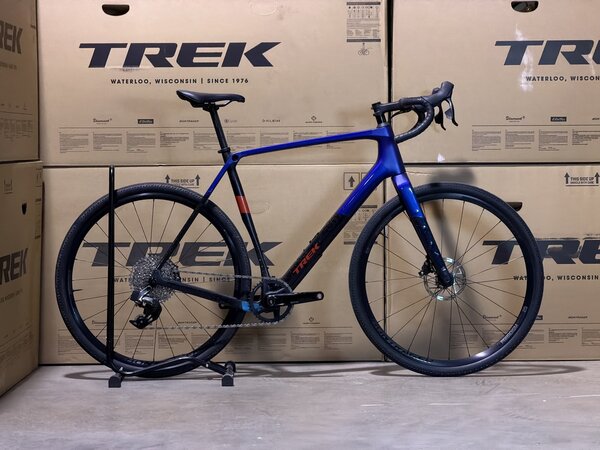 Testovaný bicykel  Trek Checkpoint SL 6 AXS Gen 3 Matte Hex Blue/Marianas Blue 2025 T2