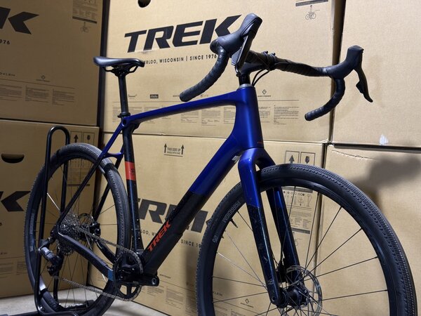 Testovaný bicykel  Trek Checkpoint SL 6 AXS Gen 3 Matte Hex Blue/Marianas Blue 2025 T2
