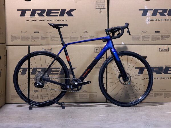 Testovaný bicykel  Trek Checkpoint SL 6 AXS Gen 3 Matte Hex Blue/Marianas Blue 2025 T3