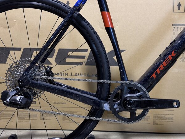 Testovaný bicykel  Trek Checkpoint SL 6 AXS Gen 3 Matte Hex Blue/Marianas Blue 2025 T3