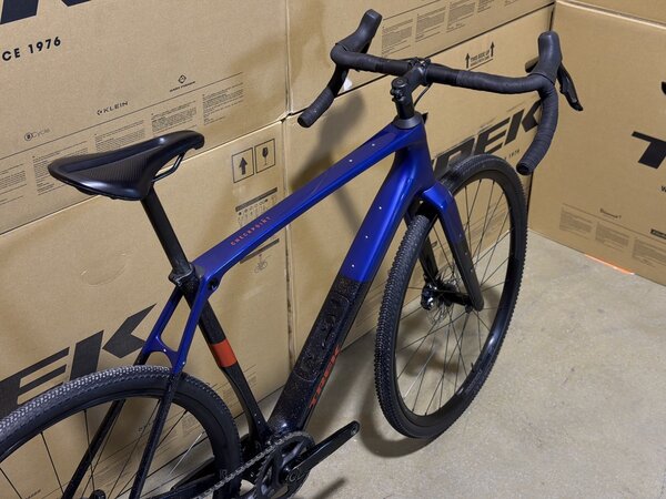 Testovaný bicykel  Trek Checkpoint SL 6 AXS Gen 3 Matte Hex Blue/Marianas Blue 2025 T3