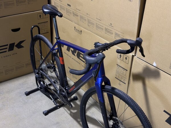 Testovaný bicykel  Trek Checkpoint SL 6 AXS Gen 3 Matte Hex Blue/Marianas Blue 2025 T3