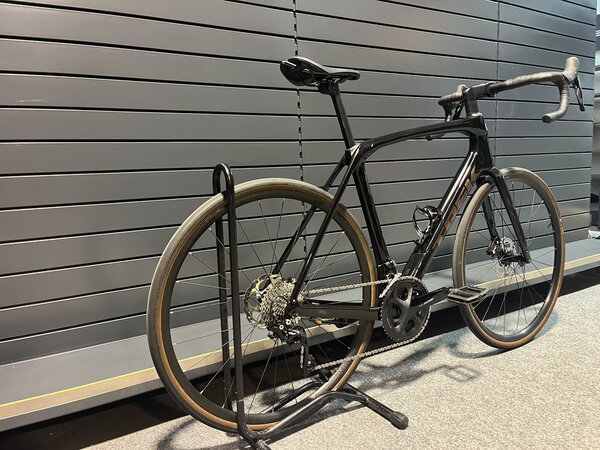 Testovaný Bicykel Trek Domane SL 5 Gen 4 Deep Smoke 2023