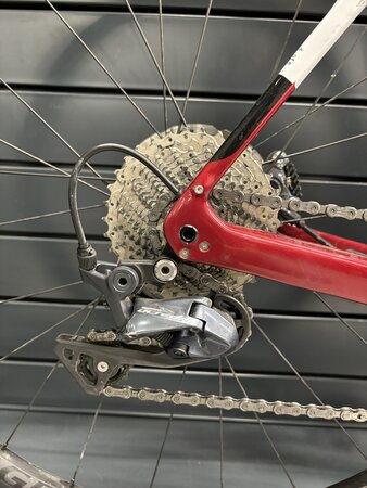 Testovaný bicykel Trek Domane SL 6 Gen 3 Crimson/Trek Black 2022