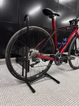 Jazdený bicykel Trek Domane SL 6 Gen 3 Crimson/Trek Black 2024 52