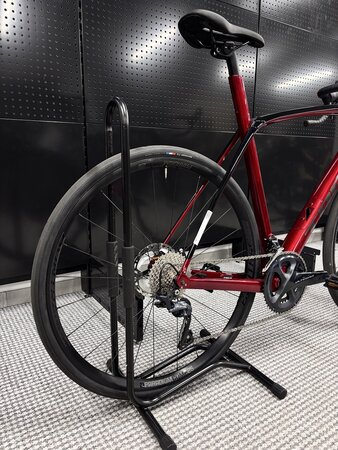 Jazdený bicykel Trek Domane SL 6 Gen 3 Crimson/Trek Black 2024 58