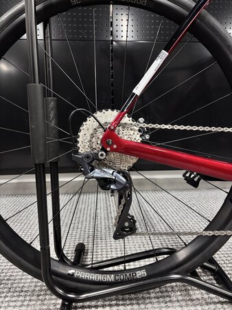 Jazdený bicykel Trek Domane SL 6 Gen 3 Crimson/Trek Black 2024 58