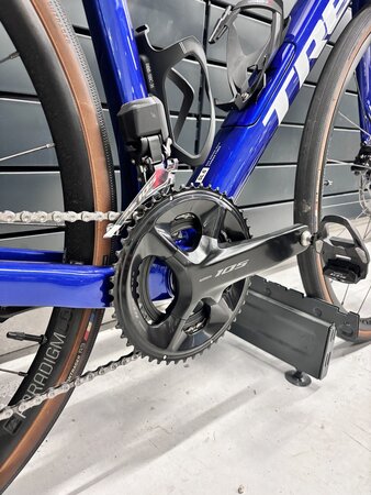 Testovaný bicykel Trek Domane SL 6 Gen 4 Hex Blue 2024