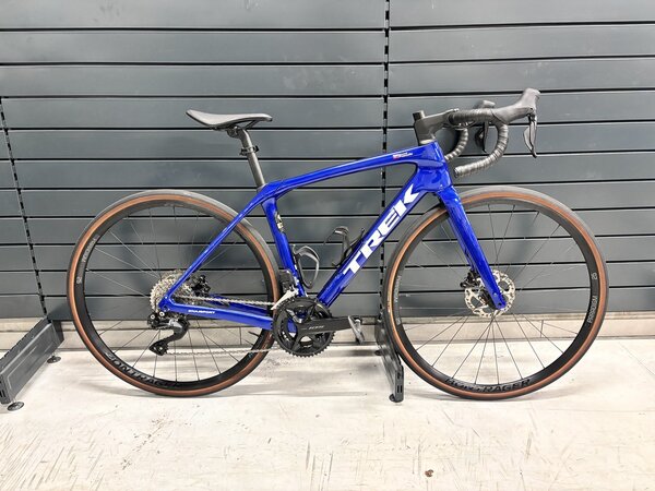 Testovaný bicykel Trek Domane SL 6 Gen 4 Hex Blue 2024