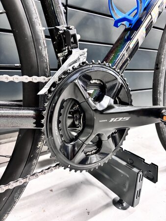 Testovaný bicykel Trek Émonda ALR 5 Slate Prismatic/Black Prismatic Fade 2024