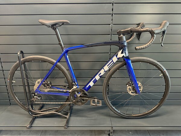 Testovaný Bicykel Trek Émonda SL 5 Hex Blue/Deep Dark Blue 2023