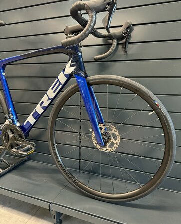Testovaný Bicykel Trek Émonda SL 5 Hex Blue/Deep Dark Blue 2023