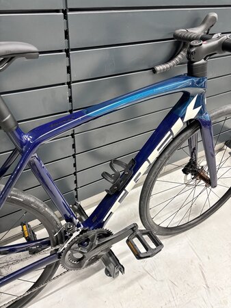 Testovaný bicykel Trek Émonda SL 5 Navy Smoke/Dark Aquatic 2024