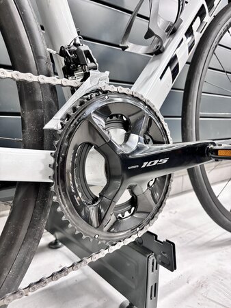 Testovaný bicykel Trek Émonda SL 5 White Prismatic 2024