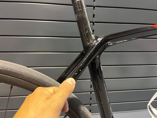 Testovaný Bicykel Trek Émonda SL 6 Disc Trek Black/Radioactive Red 2022