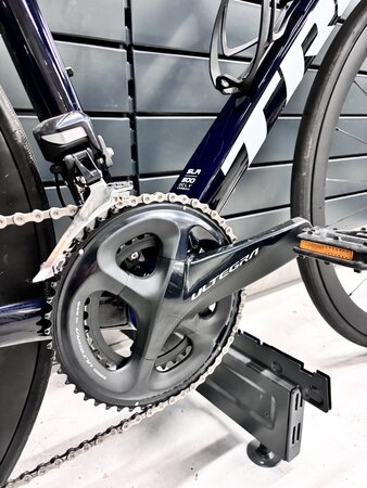 Testovaný bicykel Trek Émonda SLR 7 Disc Navy Carbon Smoke/Blue 2022