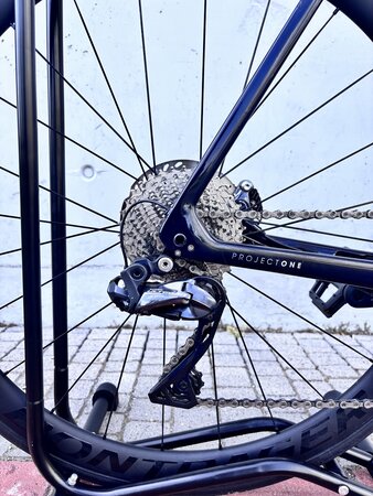 Testovaný bicykel Trek Émonda SLR 9 Navy Carbon Smoke/Blue 2021