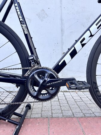 Testovaný bicykel Trek Émonda SLR 9 Navy Carbon Smoke/Blue 2021