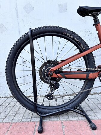 Testovaný bicykel Trek Fuel EX 8 Gen 6 Matte Pennyflake 2023 R118