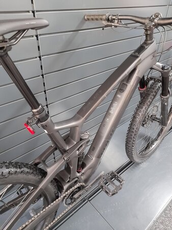 Testovaný elektrobicykel Trek Fuel EXe 9.5 Matte Dnister Black 2023