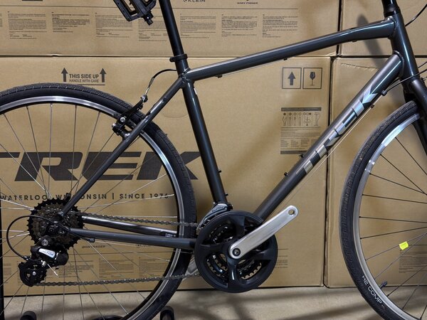 Testovaný bicykel Trek FX 1 Lithium Grey 2024