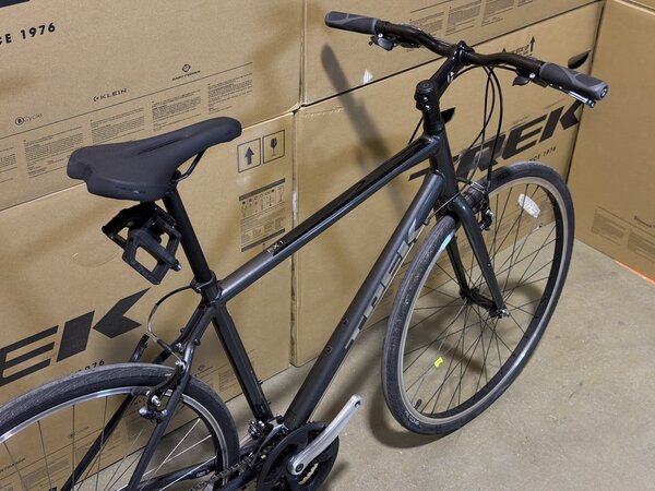 Testovaný bicykel Trek FX 1 Lithium Grey 2024