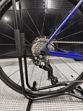 Testovaný bicykel Trek Madone SL 5 Gen 8 Hex Blue 2025