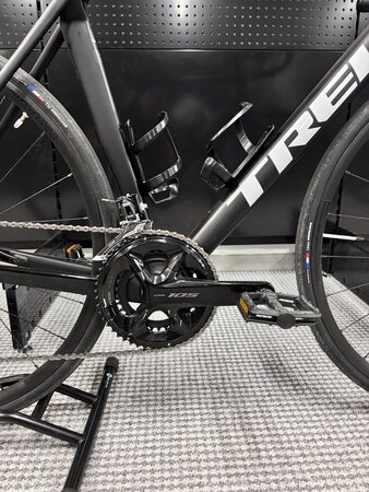 Testovaný bicykel Trek Madone SL 5 Gen 8 Matte Deep Smoke 2025 L