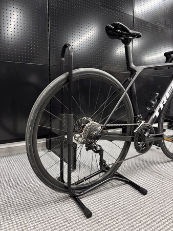 Testovaný bicykel Trek Madone SL 5 Gen 8 Matte Deep Smoke 2025 M