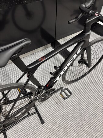 Testovaný bicykel Trek Madone SL 5 Gen 8 Matte Deep Smoke 2025 M