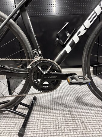 Testovaný bicykel Trek Madone SL 5 Gen 8 Matte Deep Smoke 2025 M