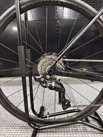 Testovaný bicykel Trek Madone SL 5 Gen 8 Matte Deep Smoke 2025 M