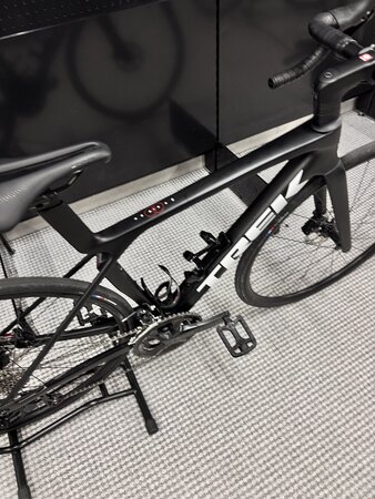 Testovaný bicykel Trek Madone SL 5 Gen 8 Matte Deep Smoke 2025 S