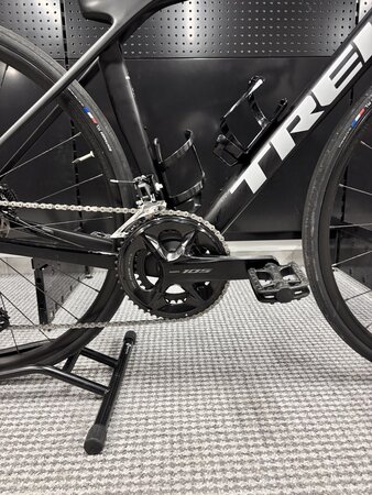 Testovaný bicykel Trek Madone SL 5 Gen 8 Matte Deep Smoke 2025 S