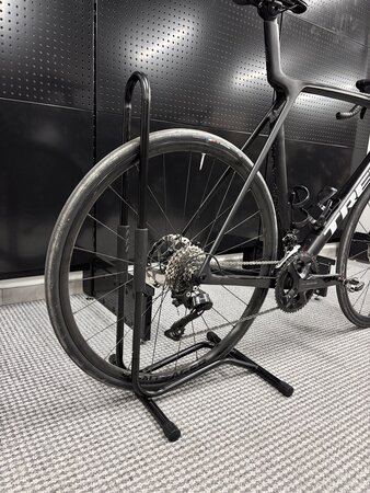 Testovaný bicykel Trek Madone SL 5 Gen 8 Matte Deep Smoke 2025 XL