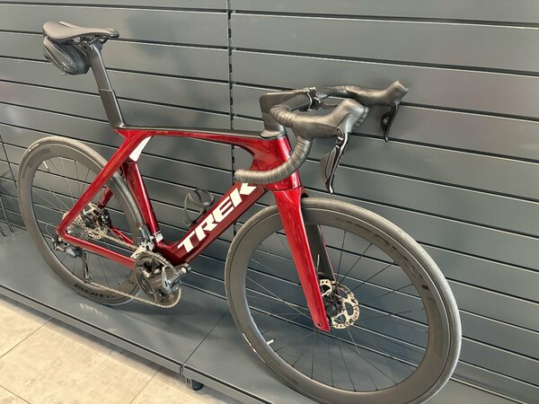 Testovaný bicykel Trek Madone SL 6 Gen 7 Crimson 2024