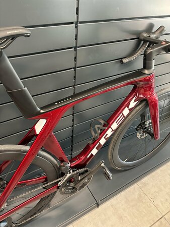 Testovaný bicykel Trek Madone SL 6 Gen 7 Crimson 2024