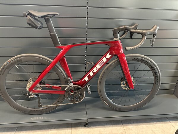 Testovaný bicykel Trek Madone SL 6 Gen 7 Crimson 2024
