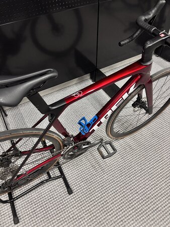 Testovaný bicykel Trek Madone SL 6 Gen 8 Crimson 2025