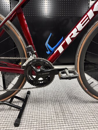 Testovaný bicykel Trek Madone SL 6 Gen 8 Crimson 2025