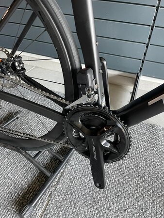 Testovaný bicykel Trek Madone SL 6 Gen 8 Matte Dark Web 2025