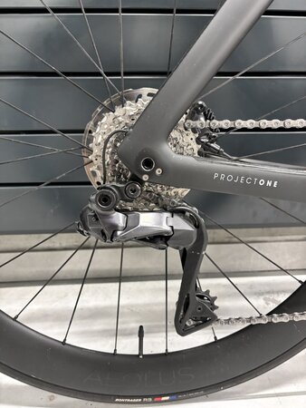 Testovaný bicykel Trek Madone SLR 7 Gen 7 Deep Smoke 2024