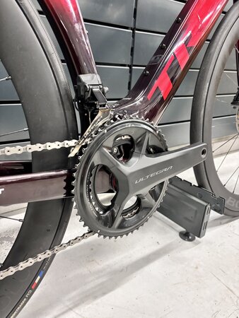 Testovaný bicykel Trek Madone SLR 7 Gen 7 Metallic Red Smoke to Red Carbon Smoke 2024