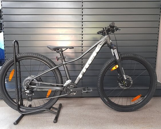 Testovaný Bicykel Trek Marlin 5 Lithium Grey 2023 RK22